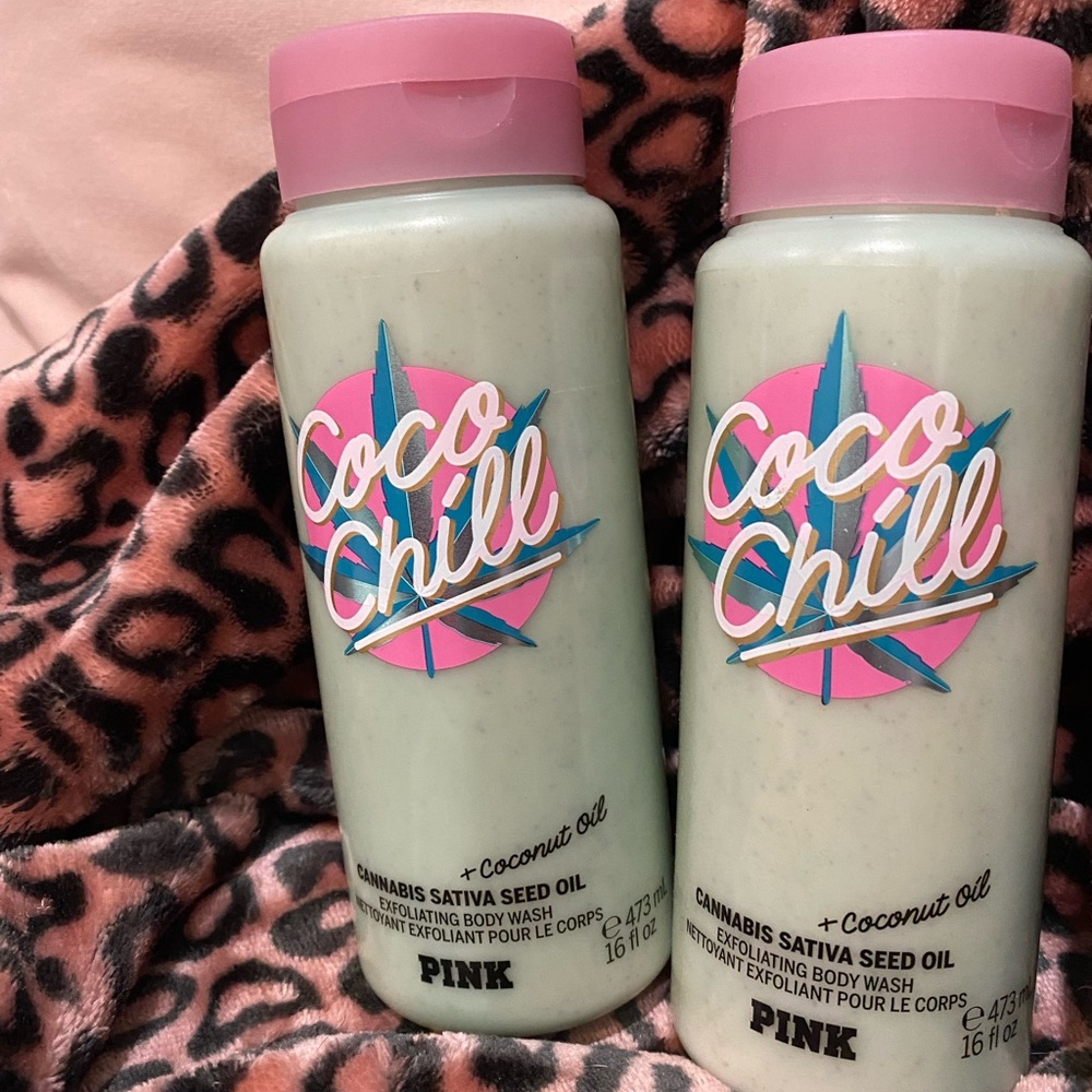 VS Pink Coco Chill Exfoliating Body Wash